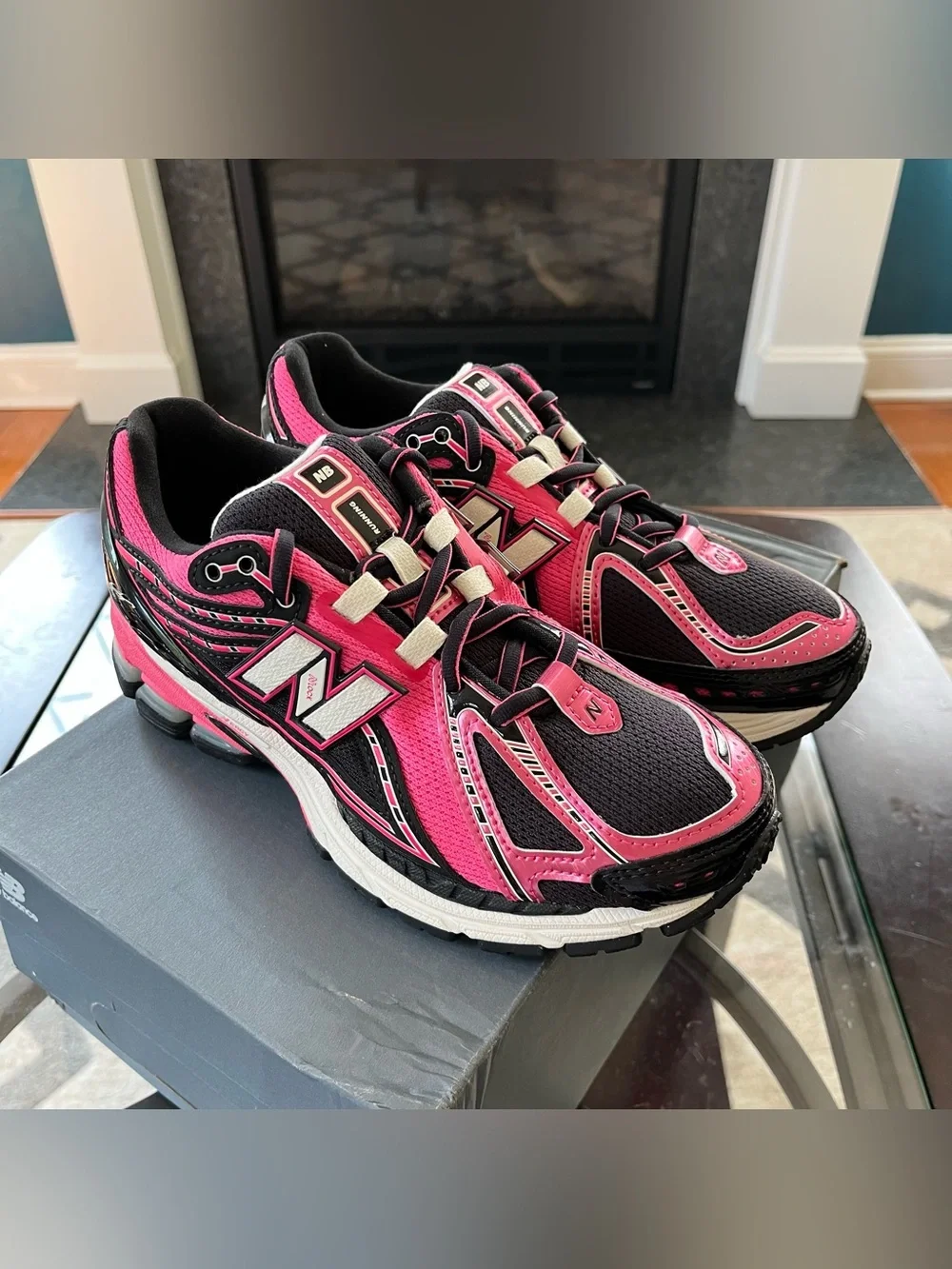 New Balance 1906R Pink/Black Women’s Mesh Lace-Up Sneakers U1906RMD